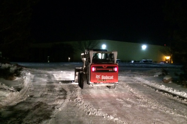 apls-snow-removal-services-parking-lot