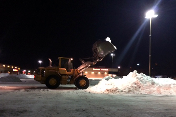 apls-snow-removal-services-parking-lot